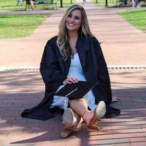 Meet your Posher, Casey